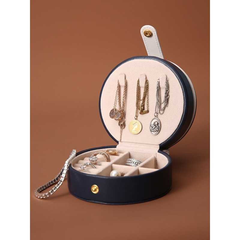 Portable jewelry box