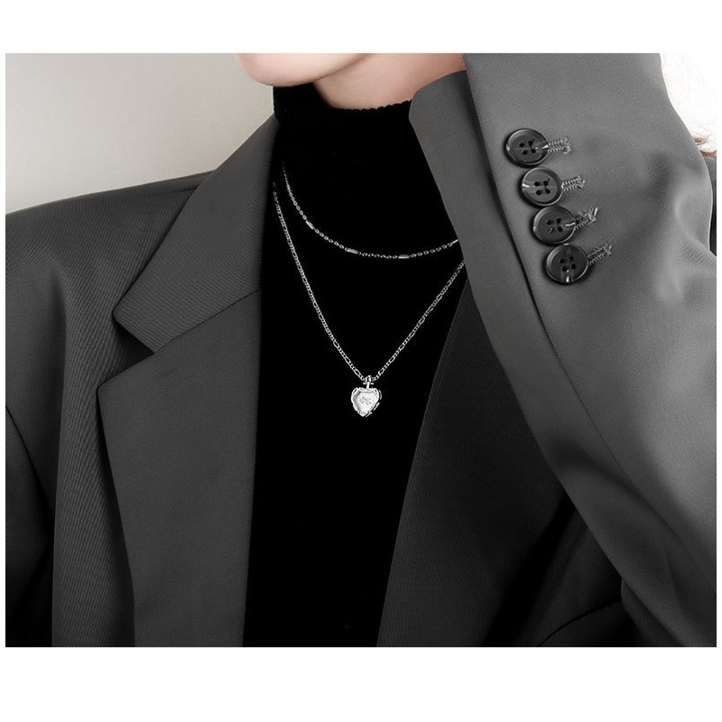 Simple Embossed Heart Necklace Double French Necklace